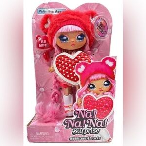 Na! Na! Na! Surprise Doll with Pink Outfit